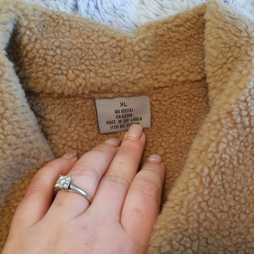 Coat - Picture 4 of 6